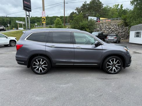 Used 2021 Honda Pilot Touring image 6