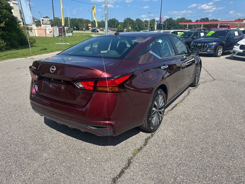 Used 2025 Nissan Altima 2.5 SV FWD image 5