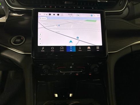 Used 2023 Jeep Grand Cherokee 4WD 4xe image 23