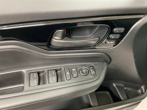 Certified 2025 Honda Odyssey Touring image 36