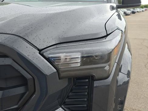 Used 2025 Toyota Tacoma SR5 AWD/4WD image 31