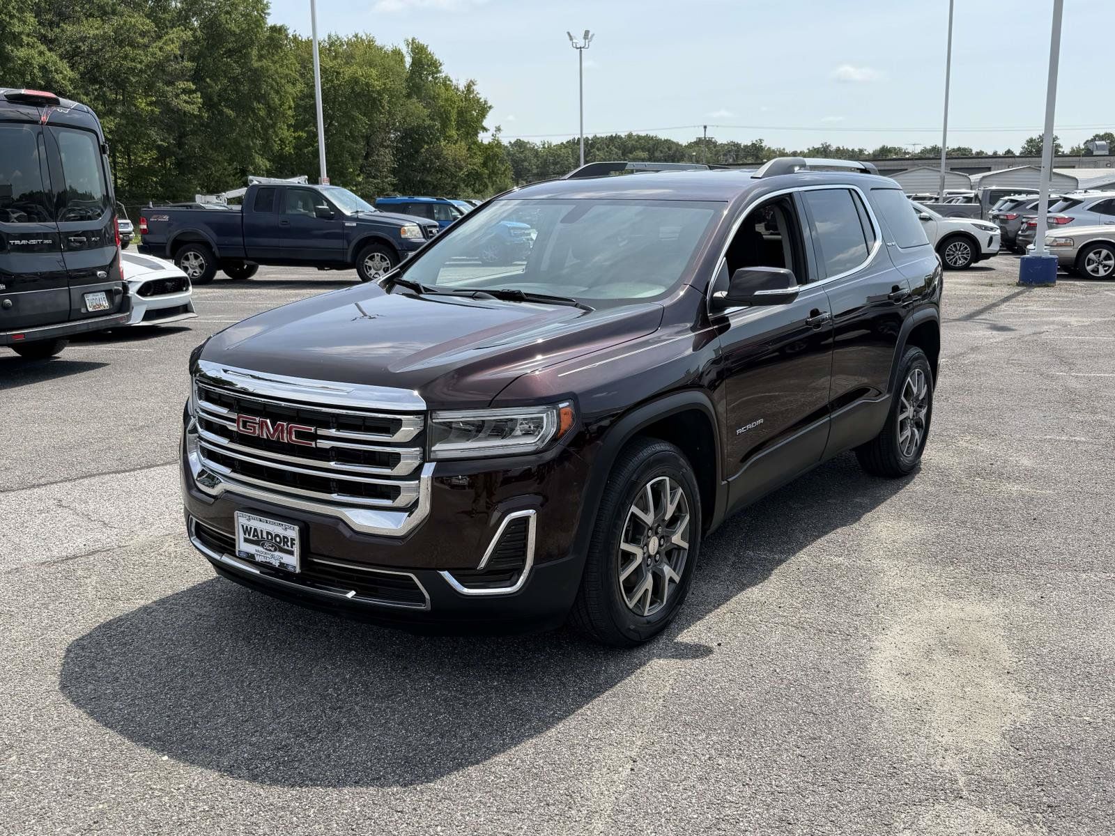 Used 2020 GMC Acadia SLE w/ Driver Convenience Package FWD image 5