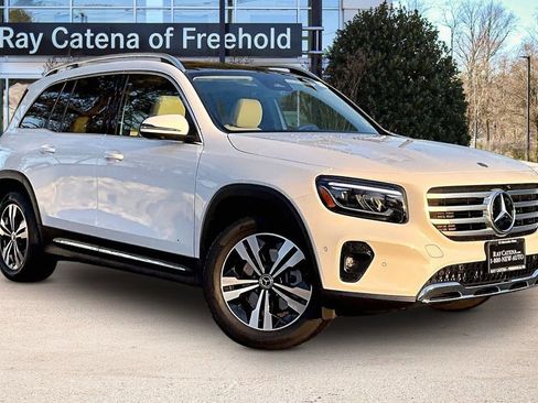 Used 2026 Mercedes-Benz GLB 250 4MATIC image 11