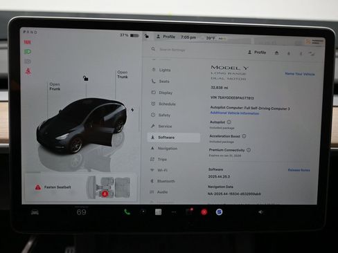 Used 2023 Tesla Model Y Long Range image 29