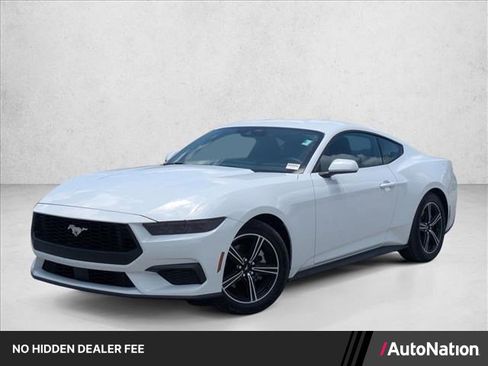 Used 2025 Ford Mustang Coupe RWD image 1