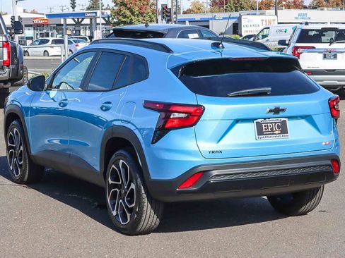 New 2026 Chevrolet Trax RS image 2