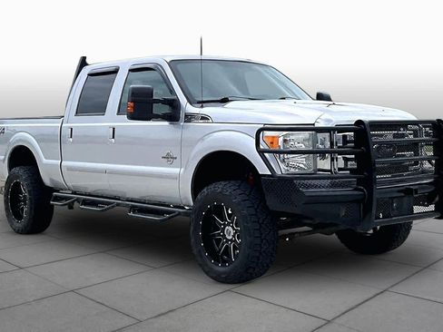 Used 2015 Ford F250 Lariat w/ Lariat Ultimate Package image 3