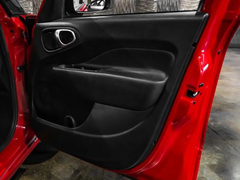 Used 2020 FIAT 500L Pop w/ Chrome Appearance Group FWD image 37