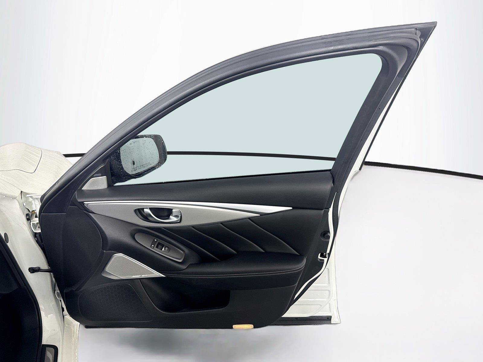 Used 2022 INFINITI Q50 Luxe w/ Cargo Package RWD image 16