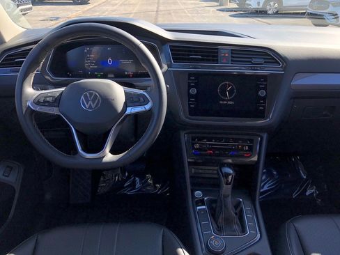Used 2024 Volkswagen Tiguan Wolfsburg Edition image 17