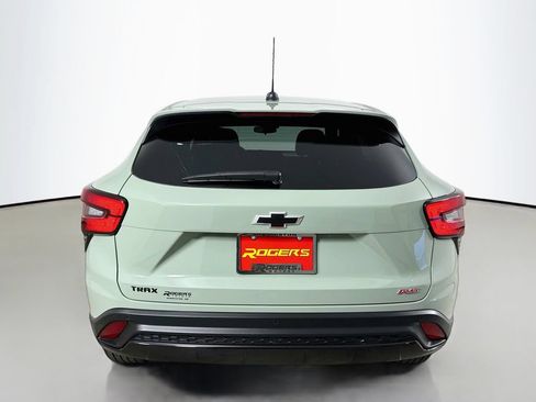 Used 2024 Chevrolet Trax RS w/ Driver Confidence Package FWD image 7