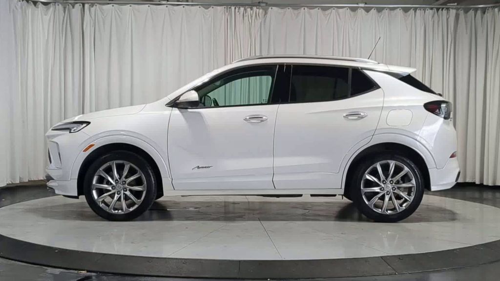 Used 2024 Buick Encore GX Avenir w/ Avenir Technology Package AWD/4WD image 6