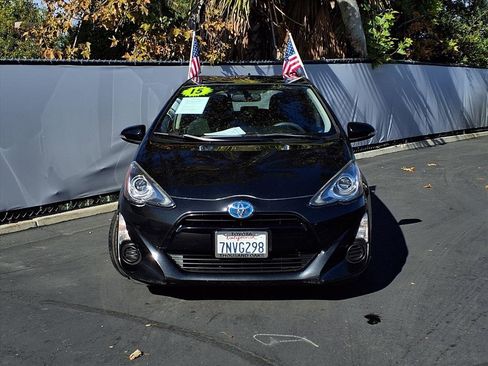 Used 2015 Toyota Prius C Two image 2
