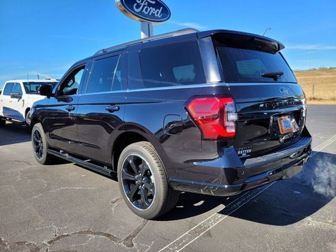 Used 2024 Ford Expedition Limited image 9