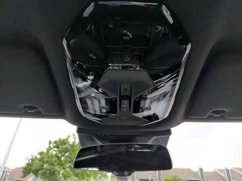 New 2026 BMW 740i w/ Premium Package RWD image 31