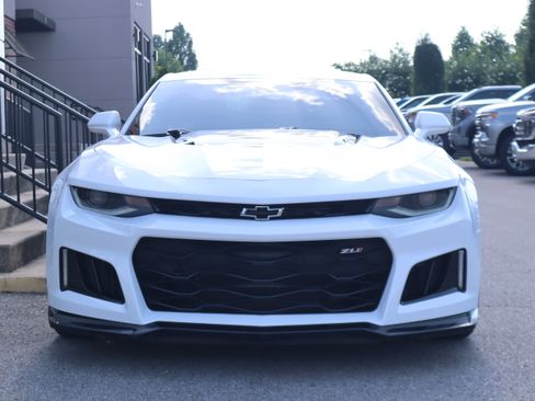 Used 2019 Chevrolet Camaro ZL1 RWD image 4