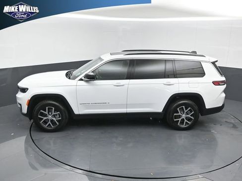 Used 2025 Jeep Grand Cherokee L Limited w/ Trailer Tow Package image 12