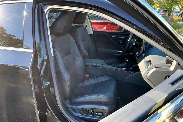 Used 2024 Lexus ES 350 w/ Premium Package FWD image 7