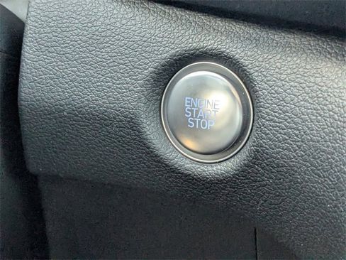 Used 2021 Hyundai Santa Fe SEL image 29