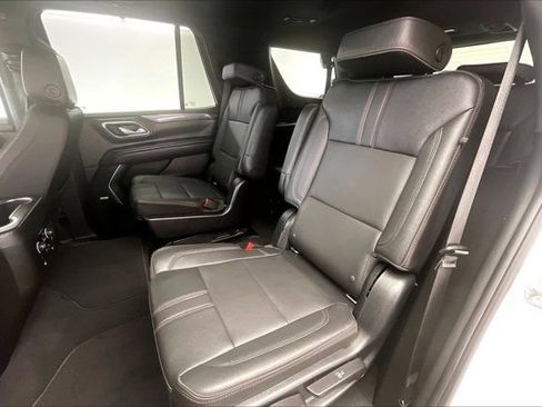 Used 2022 Chevrolet Tahoe RST w/ Luxury Package AWD/4WD image 19
