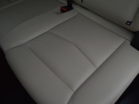 Used 2018 Cadillac XT5 FWD image 29