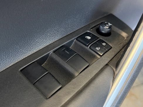 Used 2022 Toyota Corolla Cross L FWD image 19