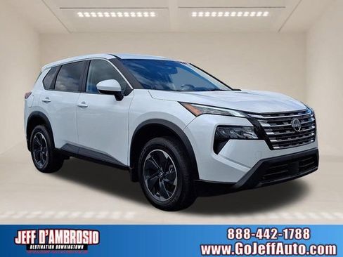 Used 2025 Nissan Rogue SV AWD/4WD image 1