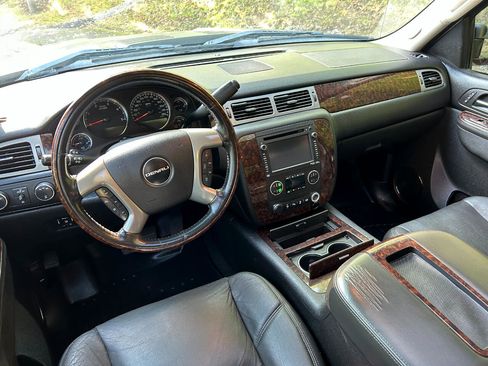 Used 2013 GMC Sierra 2500 Denali w/ Suspension Package, Off-Road image 14