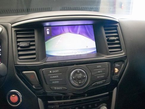 Used 2019 Nissan Pathfinder SV image 35