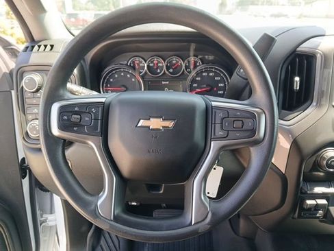 Certified 2022 Chevrolet Silverado 2500 Custom w/ Custom Convenience Package AWD/4WD image 15