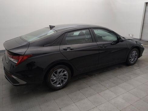 Used 2025 Hyundai Elantra Hybrid FWD image 10