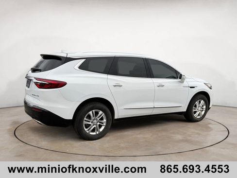 Used 2019 Buick Enclave Essence image 3