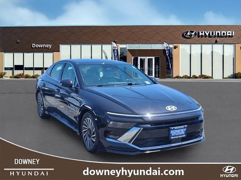 Used 2025 Hyundai Sonata SEL FWD image 3