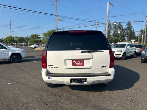 Used 2007 GMC Yukon SLT w/ SLT Preferred Equipment Group RWD image 7