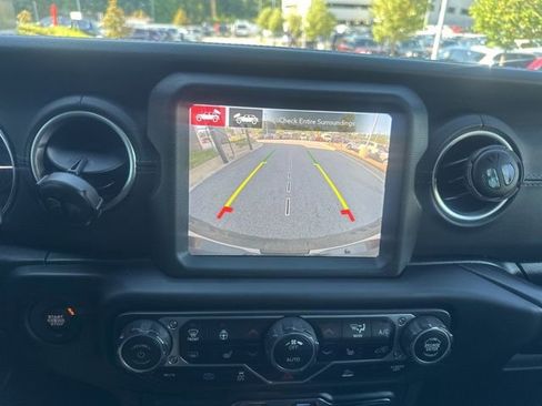 Used 2021 Jeep Wrangler Unlimited Rubicon 4xe w/ Cold Weather Group AWD/4WD image 30