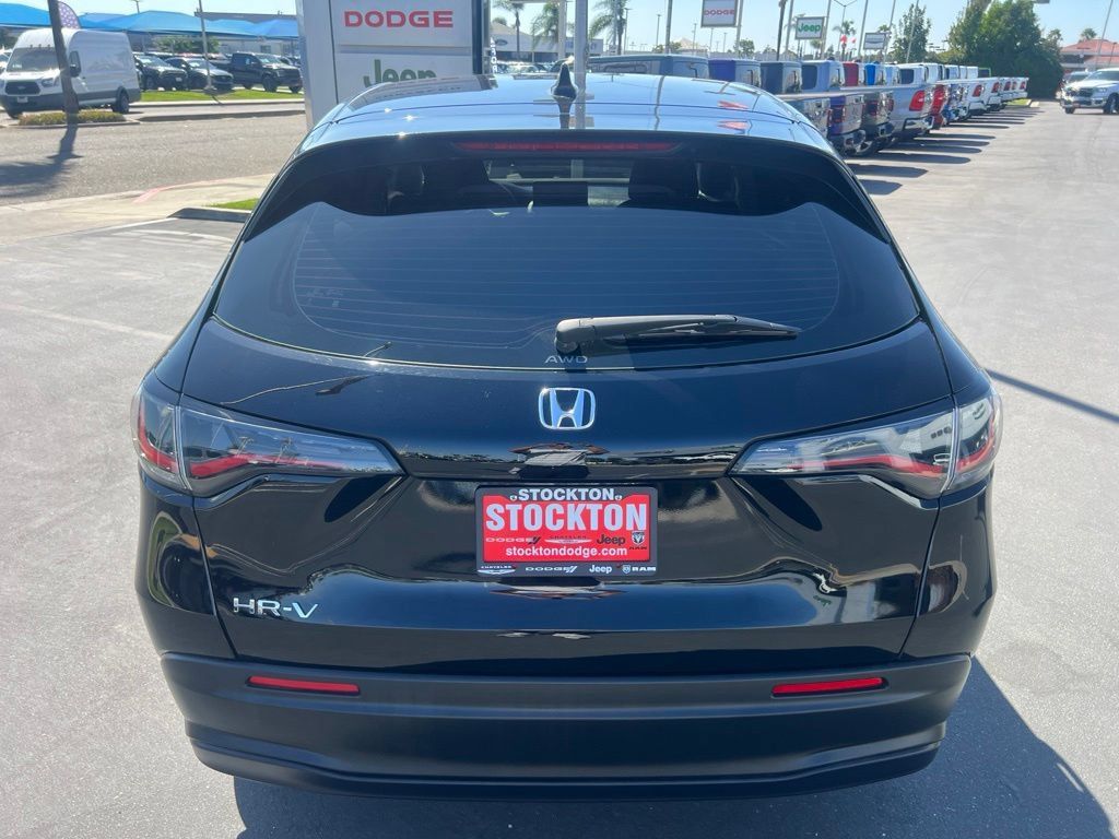 Used 2025 Honda HR-V LX image 13