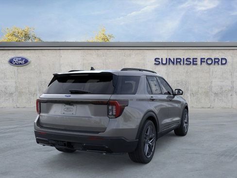 New 2026 Ford Explorer ST-Line w/ ST-Line Street Pack image 8