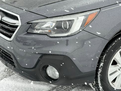 Used 2019 Subaru Outback 2.5i Premium image 9