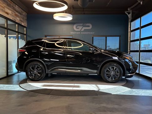 Used 2018 Nissan Murano SV w/ Premium Package AWD/4WD image 2