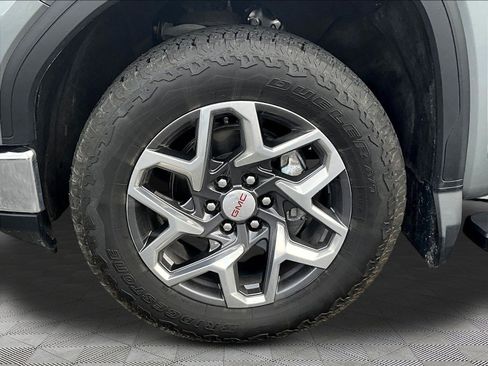 Used 2024 GMC Sierra 1500 SLT w/ SLT Premium Plus Package AWD/4WD image 32
