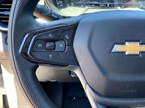 Used 2025 Chevrolet Trax LS image 24