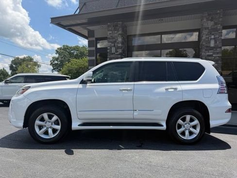 Used 2016 Lexus GX 460 w/ Navigation Package AWD/4WD image 30