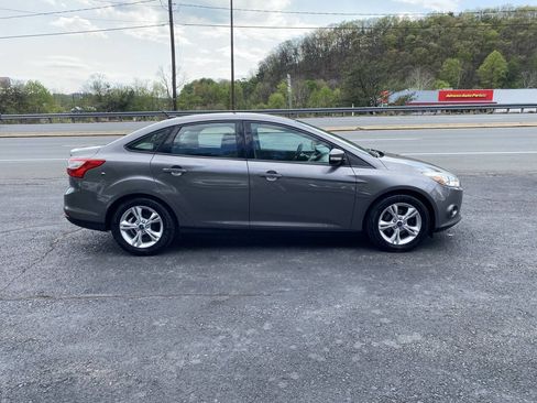 Used 2014 Ford Focus SE FWD image 5
