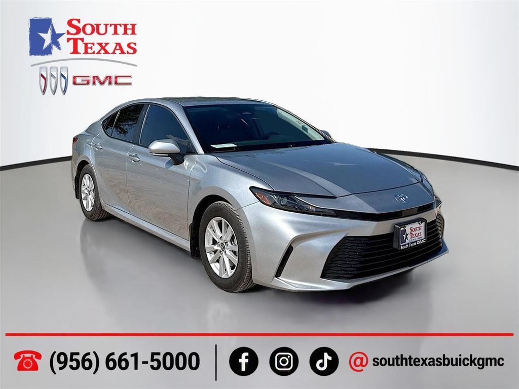 Used 2025 Toyota Camry LE w/ Convenience Package FWD image 1