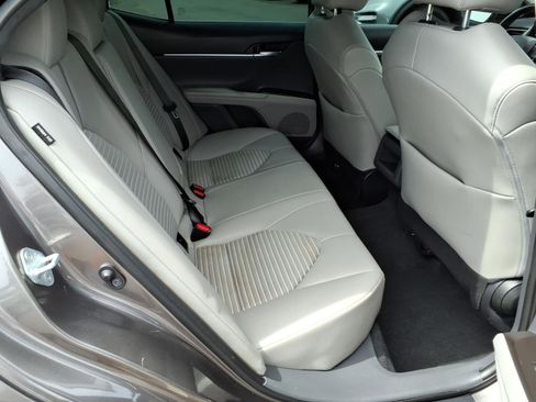 Used 2022 Toyota Camry SE FWD image 14