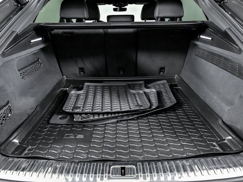 Used 2019 Audi Q8 Premium Plus w/ Premium Plus image 16