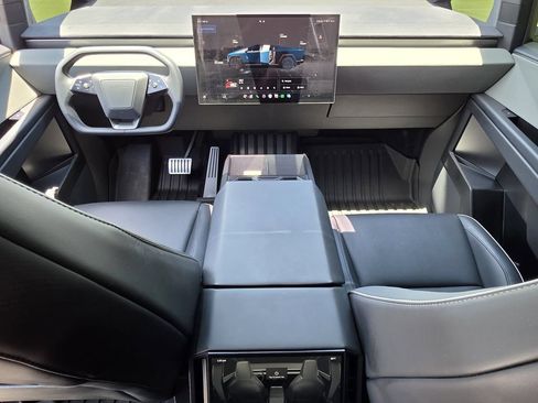 Used 2024 Tesla Cybertruck Cyberbeast AWD/4WD image 25