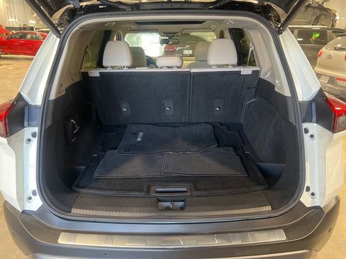 Certified 2023 Nissan Rogue SL image 12
