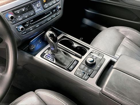 Used 2015 Hyundai Genesis 5.0 w/ Option Group 05 image 17