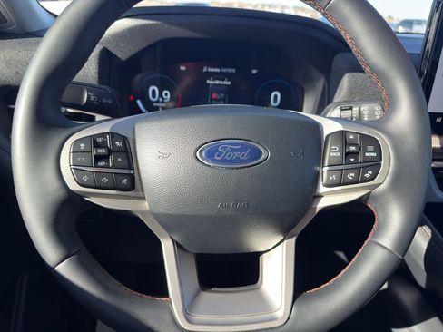 Used 2025 Ford Explorer Active image 20
